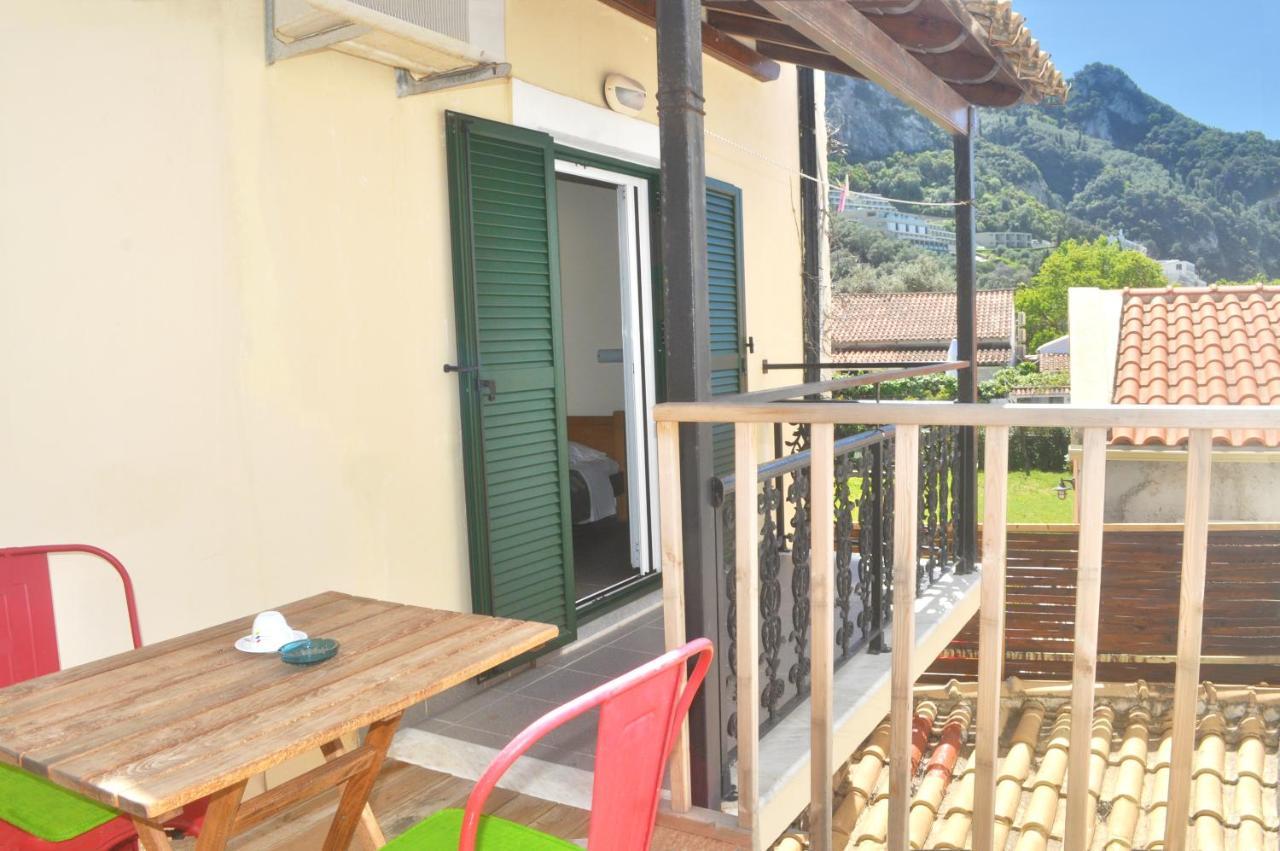 Holiday Studio Apartments Yannis On Agios Gordios Beach In Corfu Екстериор снимка