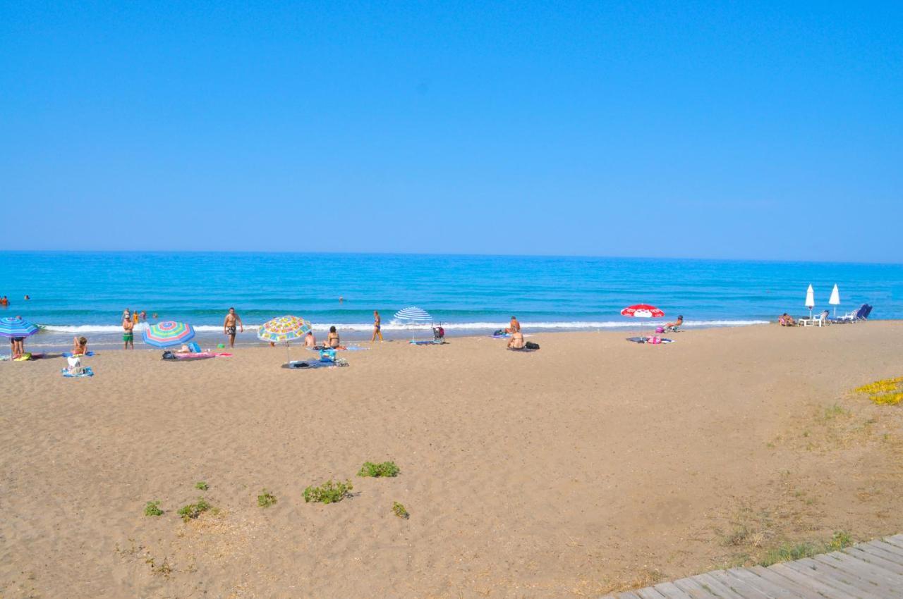 Holiday Studio Apartments Yannis On Agios Gordios Beach In Corfu Екстериор снимка