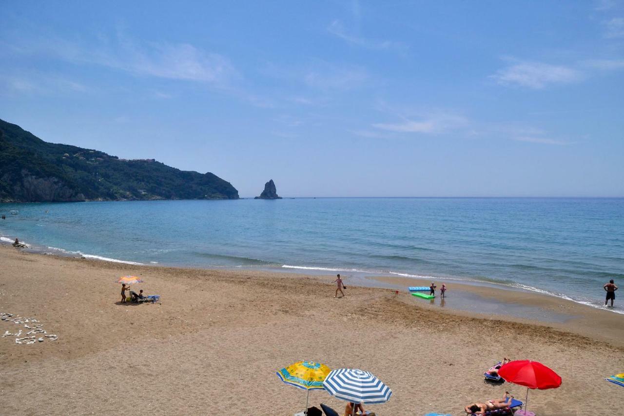 Holiday Studio Apartments Yannis On Agios Gordios Beach In Corfu Екстериор снимка