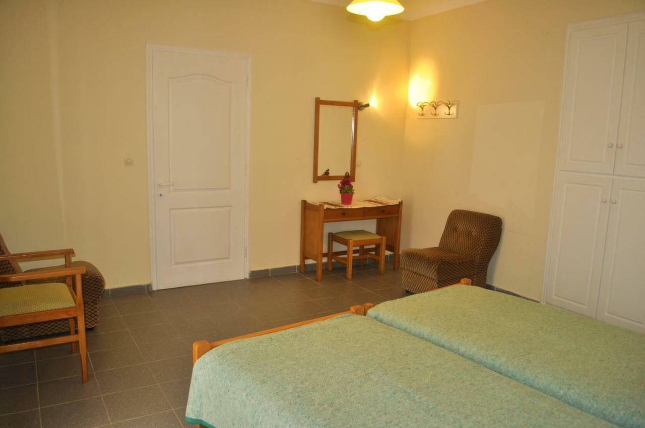 Holiday Studio Apartments Yannis On Agios Gordios Beach In Corfu Екстериор снимка