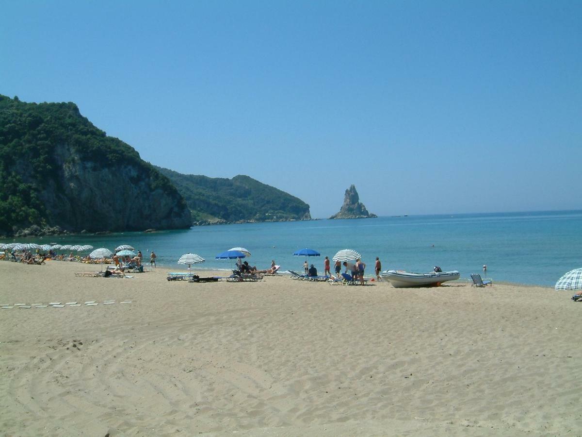 Holiday Studio Apartments Yannis On Agios Gordios Beach In Corfu Екстериор снимка