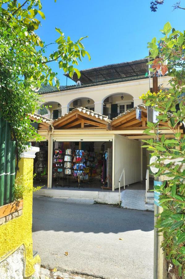 Holiday Studio Apartments Yannis On Agios Gordios Beach In Corfu Екстериор снимка