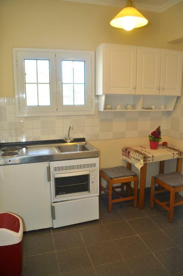 Holiday Studio Apartments Yannis On Agios Gordios Beach In Corfu Екстериор снимка